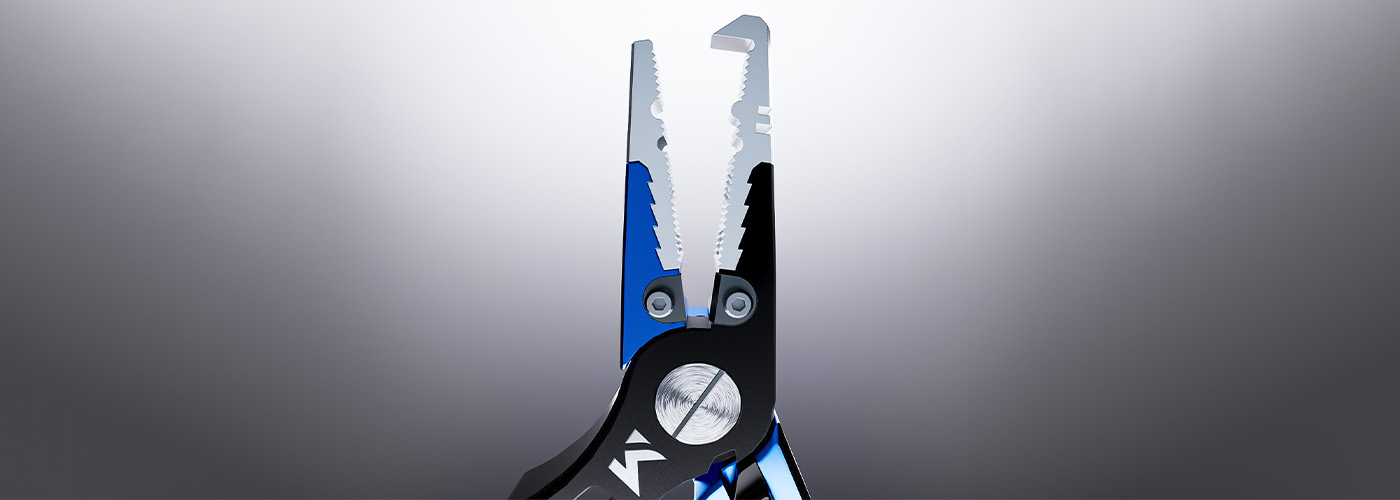 Alicate Big Game Pliers — still frontal, bico aberto
